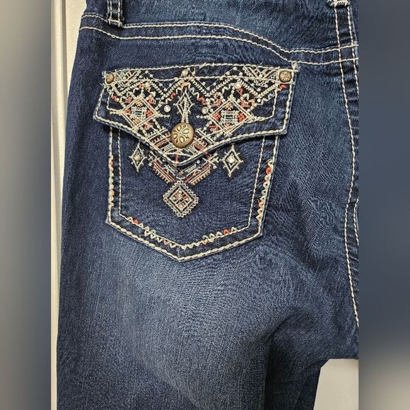 New Directions Weekend Jeans Women's 10 (31x22.5) Capris Mid-Rise Embroidered - Picture 10 of 10